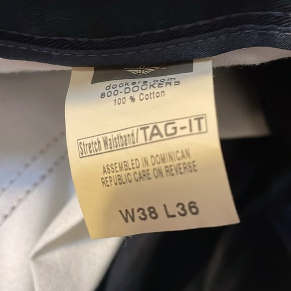 Dockers Classic Fit Pleated Khaki‎ Pants - Picture 8 of 8